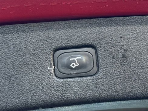 Used 2024 Ford Edge Titanium image 33