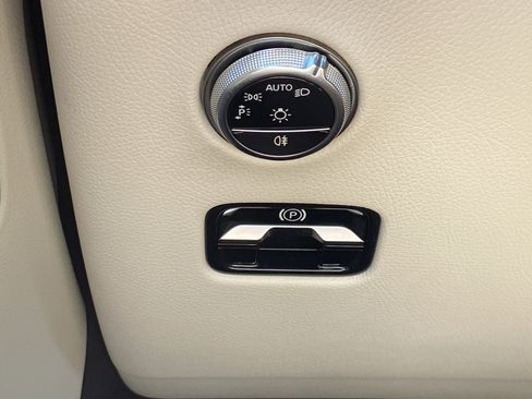 Certified 2025 Mercedes-Benz GLC 300 4MATIC image 26