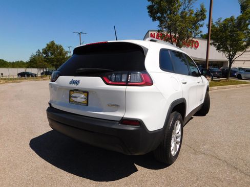 Used 2020 Jeep Cherokee Latitude FWD image 5