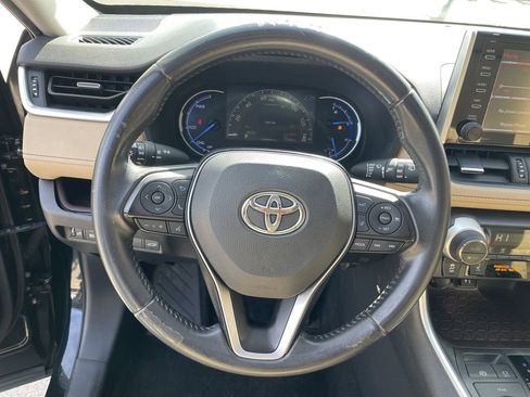 Used 2019 Toyota RAV4 Limited w/ Carpet Mat Package image 16