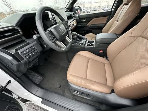 Used 2025 Toyota 4Runner Limited image 15