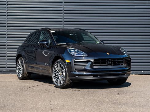 Used 2026 Porsche Macan image 10
