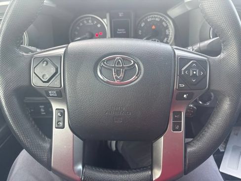 Used 2018 Toyota Tacoma Limited AWD/4WD image 11