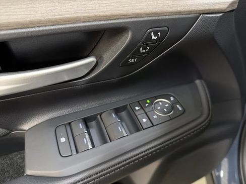 Used 2026 Toyota Grand Highlander Limited image 19