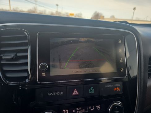 Used 2018 Mitsubishi Outlander SEL image 22