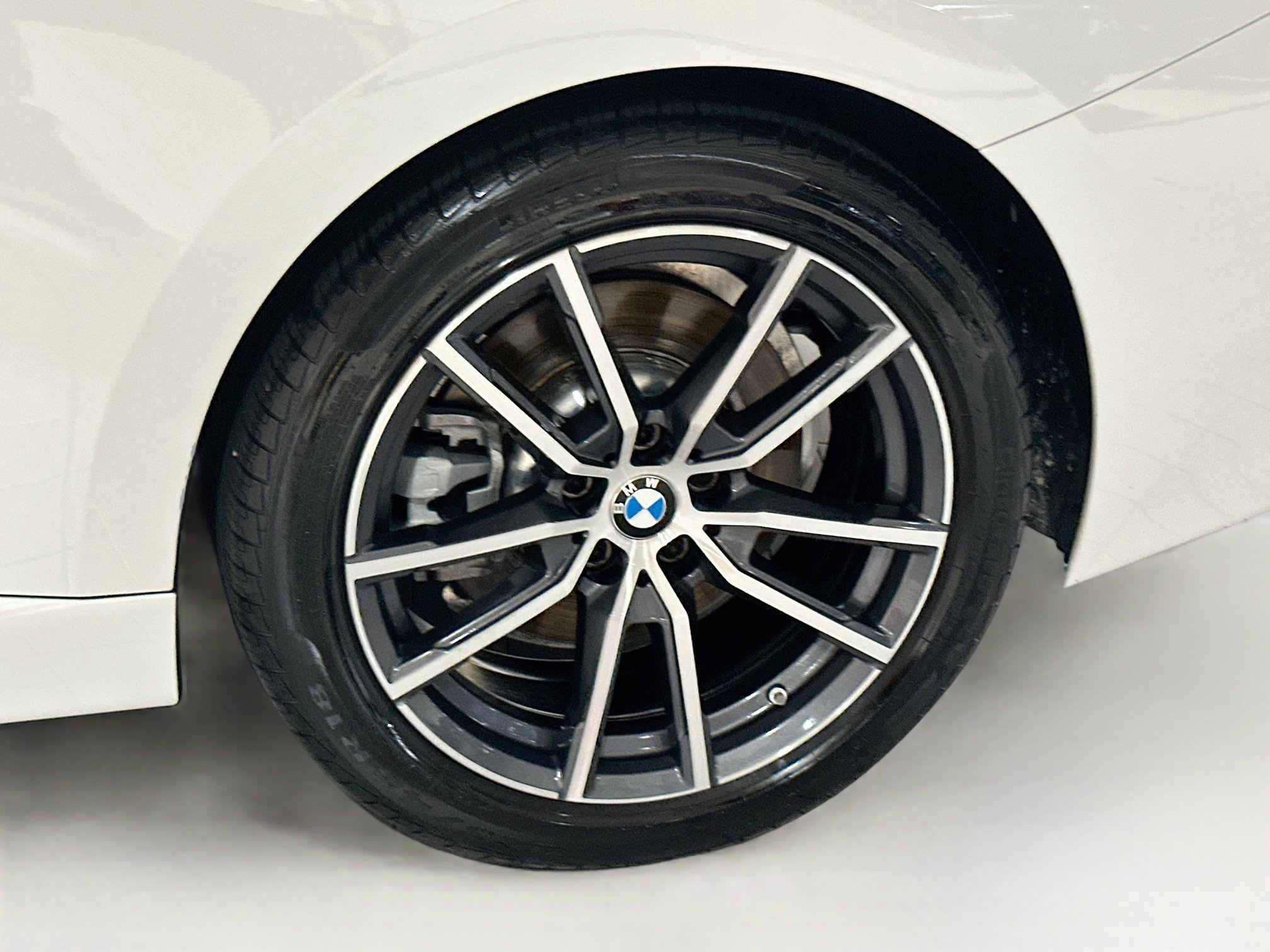 Used 2025 BMW 230i Coupe w/ Premium Package RWD image 31