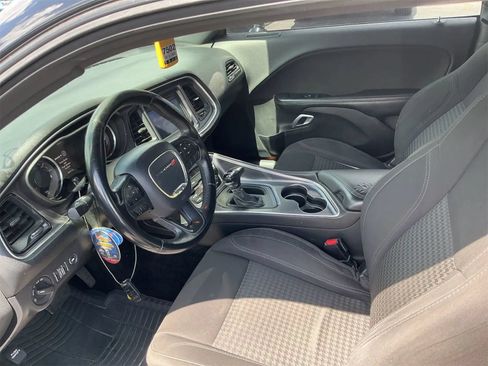 Used 2018 Dodge Challenger SXT RWD image 3