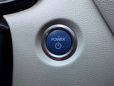 Used 2020 Toyota Corolla LE image 35