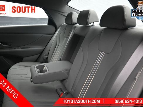 Used 2025 Hyundai Elantra SEL FWD image 27
