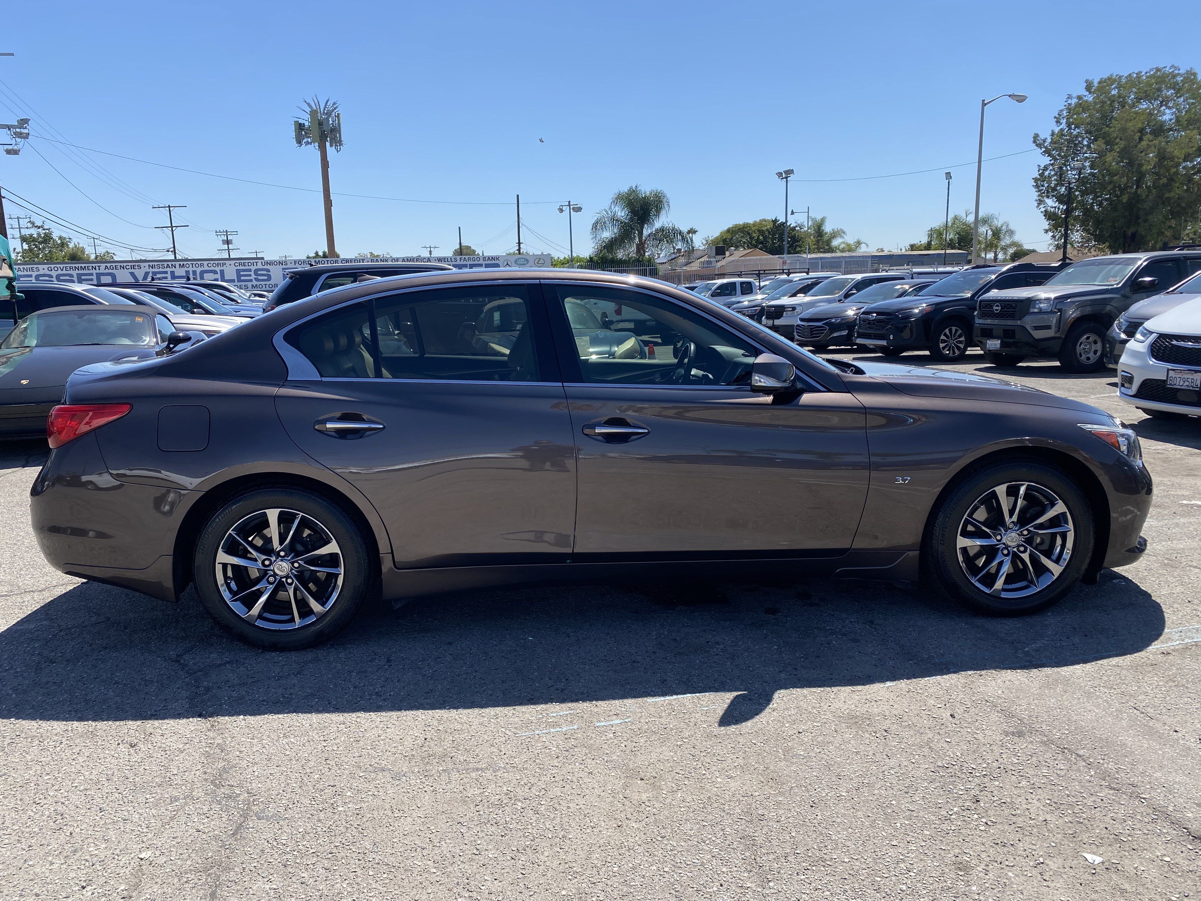 Used 2015 INFINITI Q50 Premium w/ Deluxe Touring Package AWD/4WD image 11