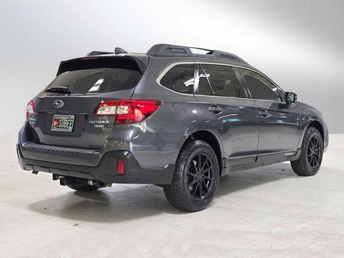 Used 2019 Subaru Outback 3.6R Limited image 3