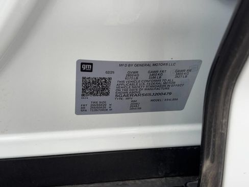 Used 2025 Buick Enclave Preferred w/ LPO, Floor Liner Package FWD image 25