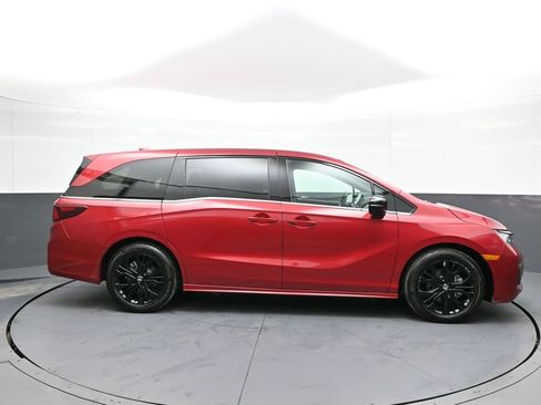 Certified 2025 Honda Odyssey Sport-L image 5