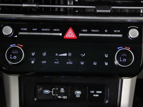 Certified 2025 Hyundai Tucson Limited FWD image 23