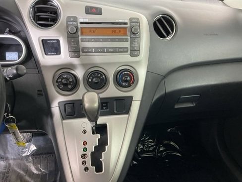 Used 2010 Toyota Matrix S image 18