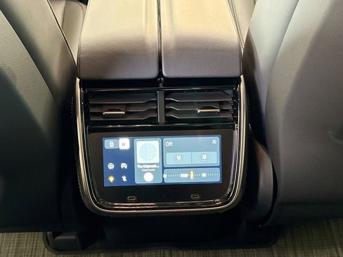 Used 2022 Rivian R1S Launch Edition image 22