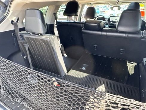 Certified 2024 Toyota Highlander XLE FWD image 40