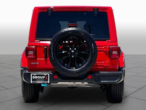 Used 2024 Jeep Wrangler Unlimited Sahara AWD/4WD image 5