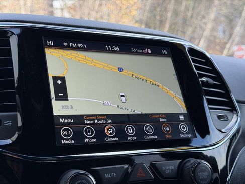 Used 2021 Jeep Grand Cherokee Limited image 10