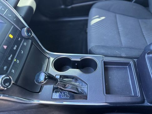 Used 2017 Toyota Camry LE image 21