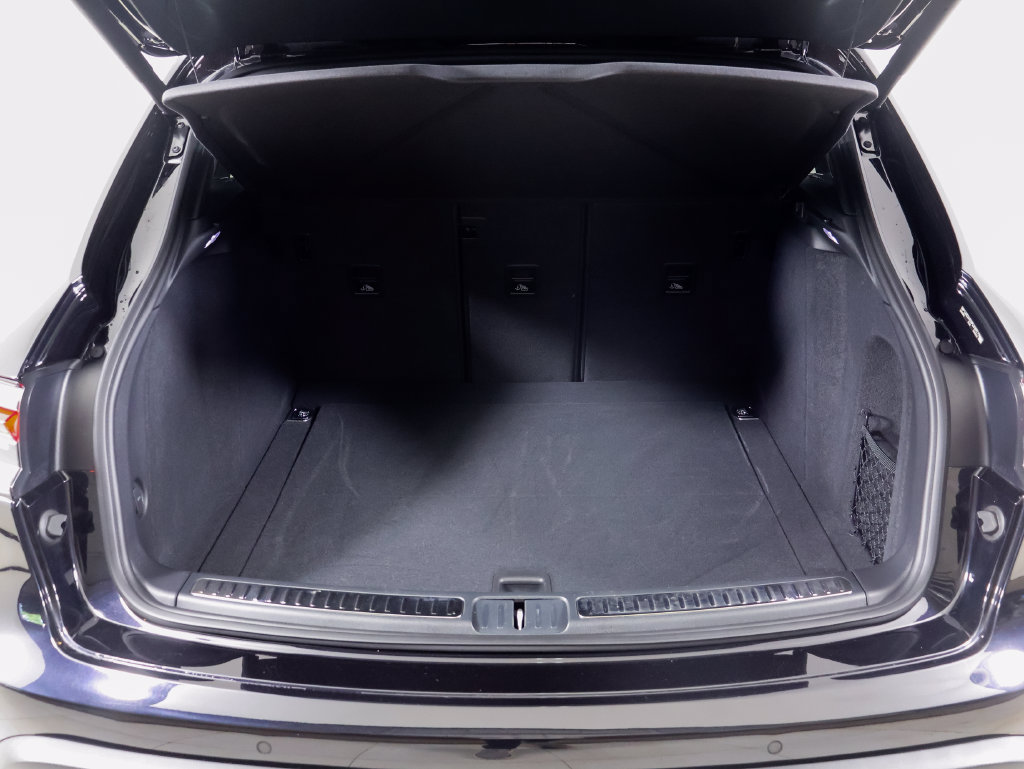 Certified 2023 Porsche Macan S AWD/4WD image 34