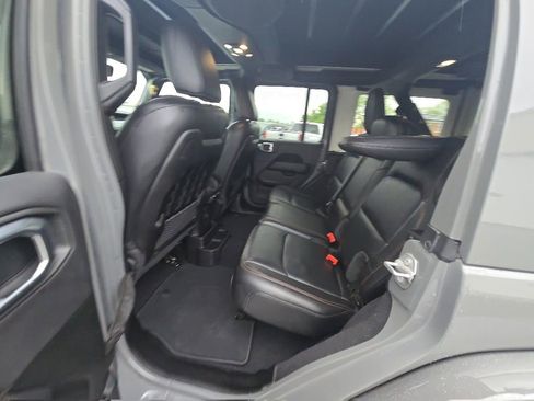 Used 2022 Jeep Wrangler Unlimited Rubicon w/ Xtreme Recon 35" Tire Package AWD/4WD image 25