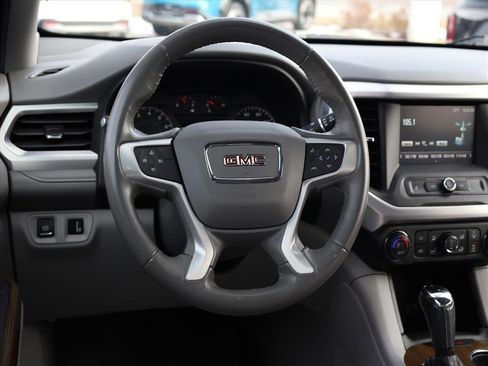 Used 2019 GMC Acadia SLE image 8