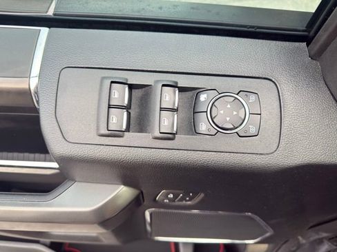 Used 2018 Ford F150 Lariat w/ Equipment Group 502A Luxury AWD/4WD image 15