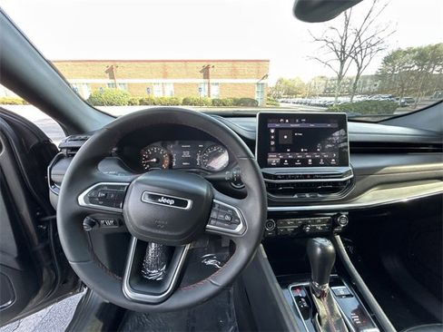 Used 2023 Jeep Compass Trailhawk image 29