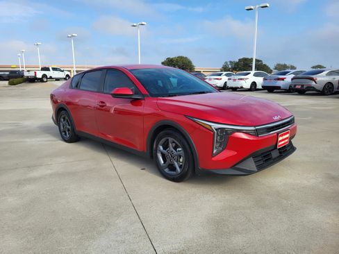 Used 2025 Kia K4 LXS image 7