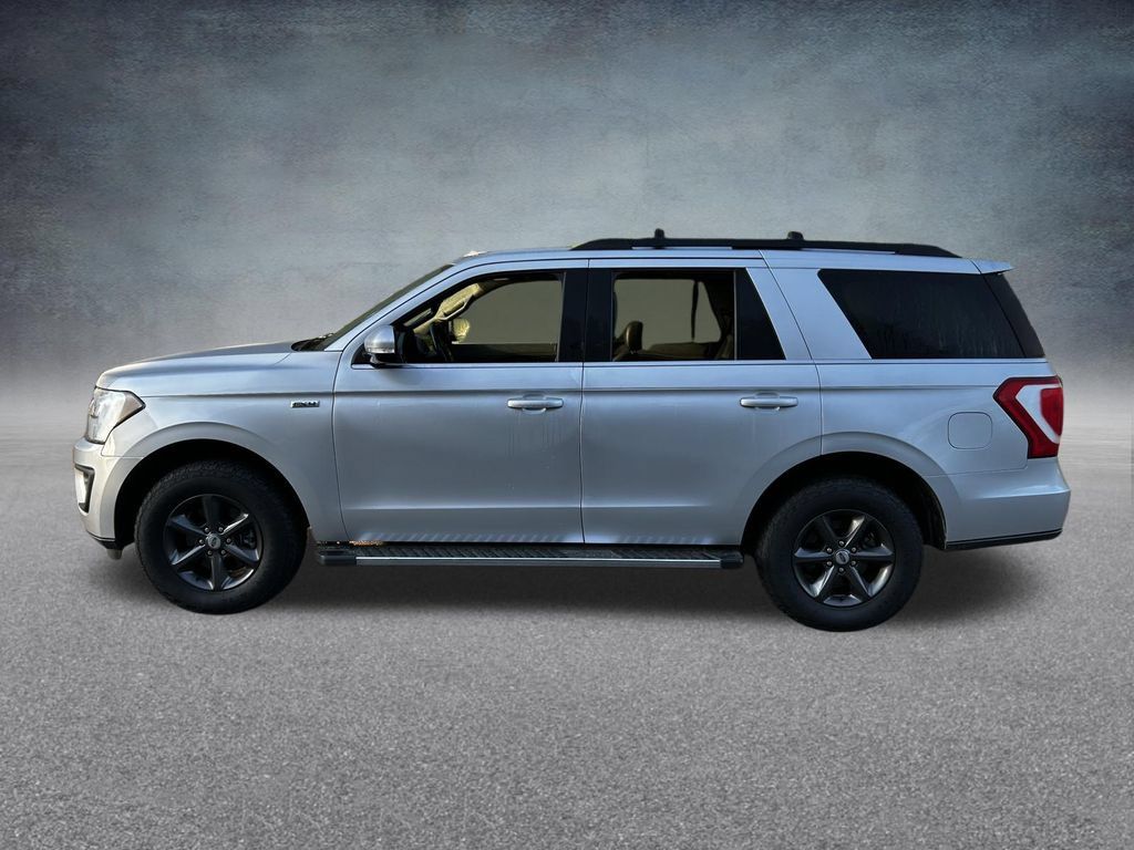 Used 2019 Ford Expedition XLT w/ Equipment Group 202A AWD/4WD image 4