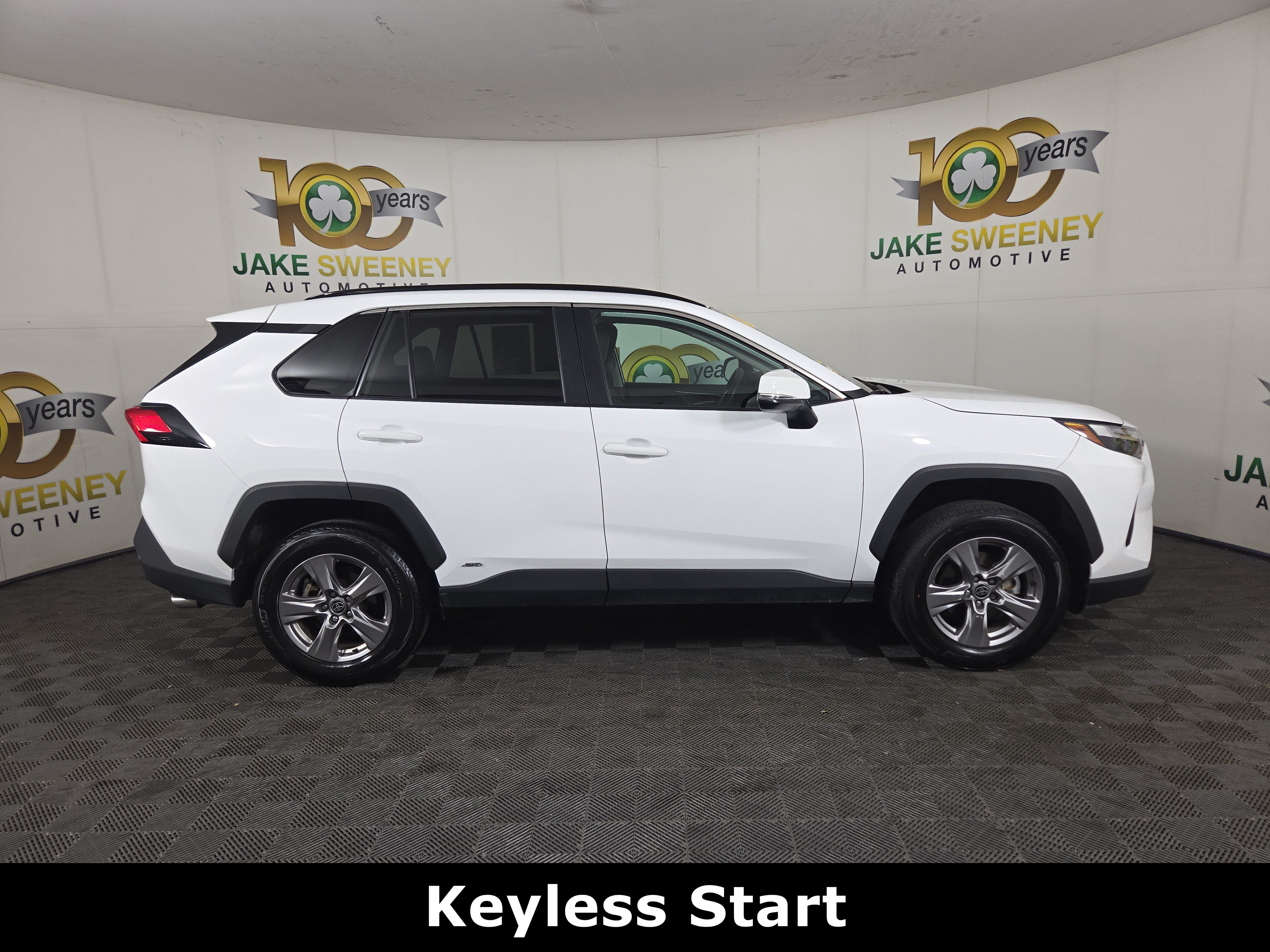 Used 2025 Toyota RAV4 XLE AWD/4WD image 10