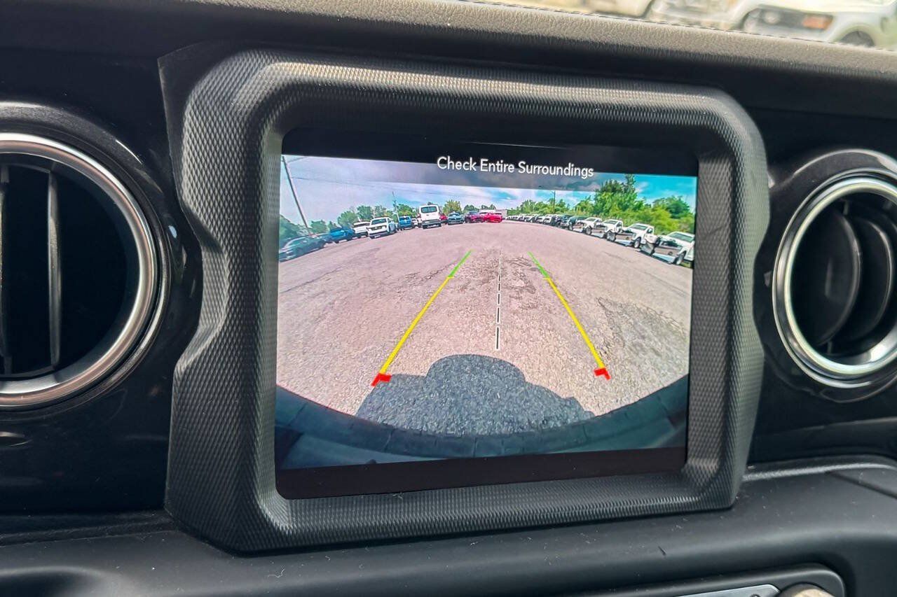 Used 2021 Jeep Wrangler Unlimited Sahara AWD/4WD image 37