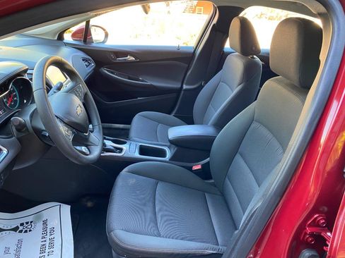 Used 2018 Chevrolet Cruze LT FWD image 27