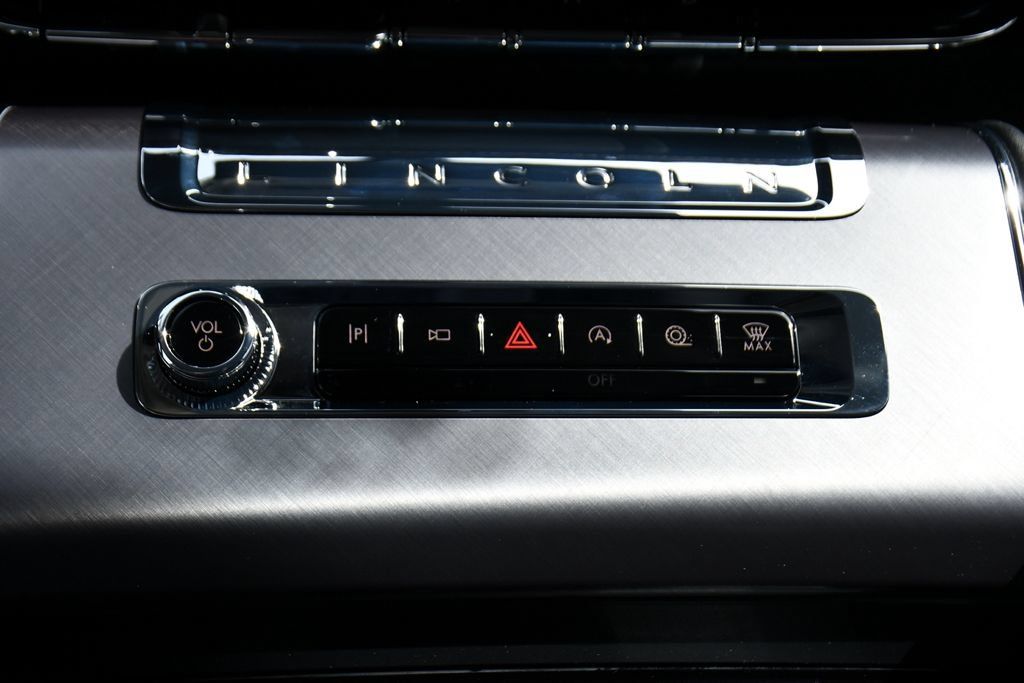 Used 2026 Lincoln Aviator AWD image 30