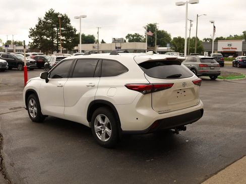 Used 2020 Toyota Highlander L AWD/4WD image 7