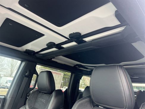 New 2025 Ford Bronco Raptor image 17