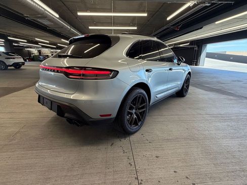 Certified 2024 Porsche Macan image 4