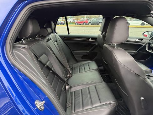 Used 2017 Volkswagen Golf R 4-Door image 23