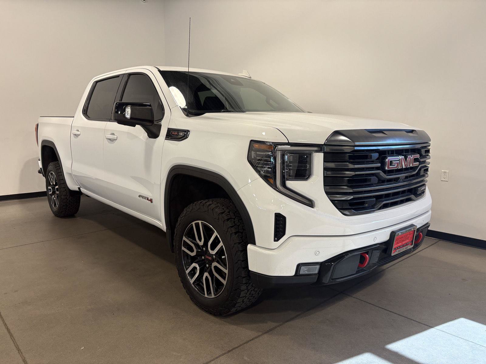 Used 2023 GMC Sierra 1500 AT4 w/ AT4 Preferred Package AWD/4WD image 1
