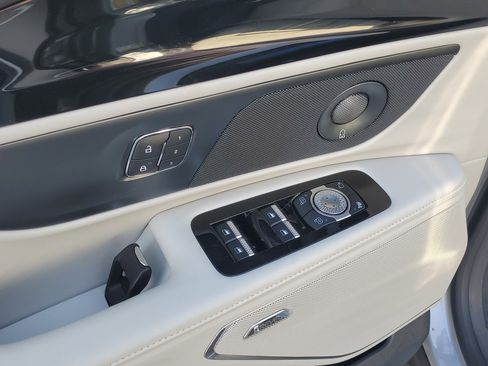 New 2026 Lincoln Nautilus Reserve image 9