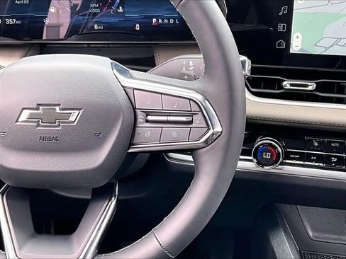 New 2026 Chevrolet Equinox LT w/ Convenience Package II FWD image 20