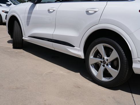 Used 2025 Audi Q5 Premium Plus w/ Premium Plus AWD/4WD image 10