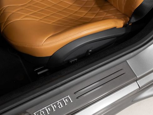 Used 2019 Ferrari 812 Superfast RWD image 27