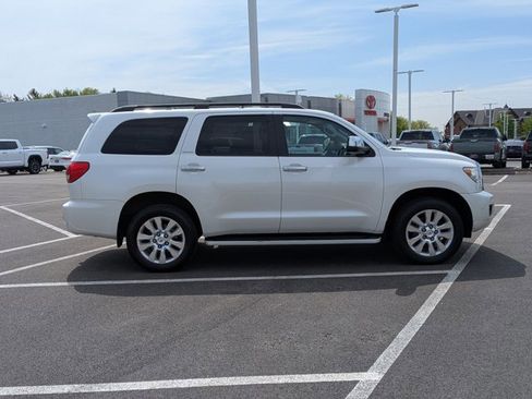 Used 2014 Toyota Sequoia Platinum AWD/4WD image 4