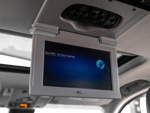 Used 2020 Cadillac Escalade Premium Luxury image 39