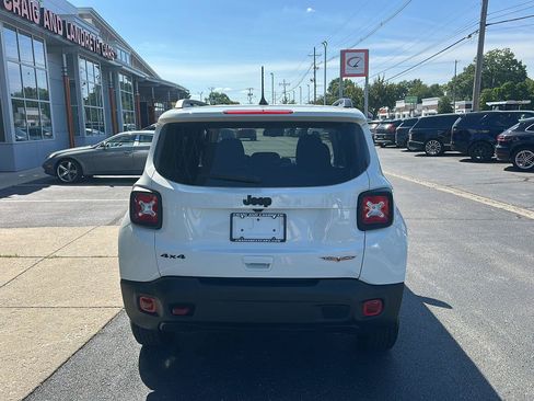 Used 2023 Jeep Renegade Trailhawk AWD/4WD image 4