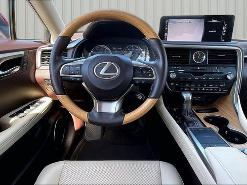 Used 2020 Lexus RX 350L FWD w/ Premium Package image 2