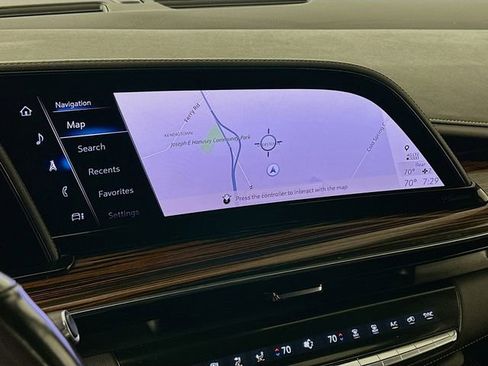 Used 2024 Cadillac Escalade ESV Luxury image 14