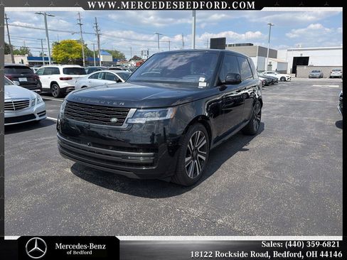 Used 2023 Land Rover Range Rover SE AWD/4WD image 1